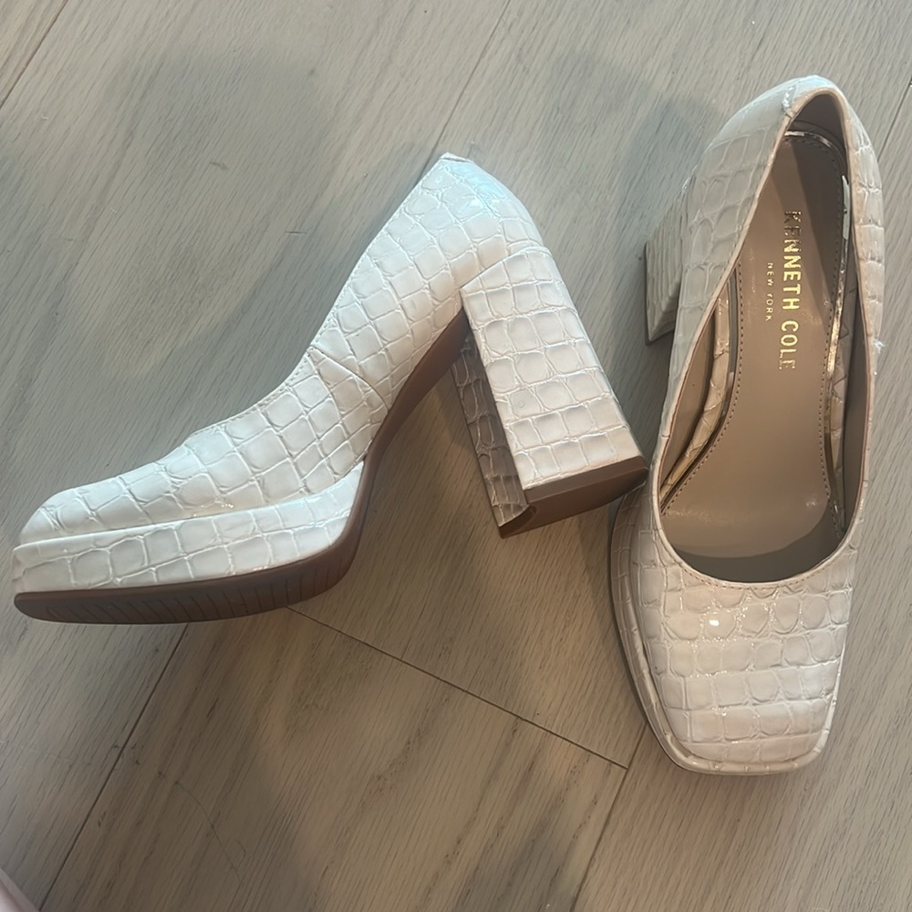 Kenneth Cole Cream Block Heel Pumps - Picture 3 of 4